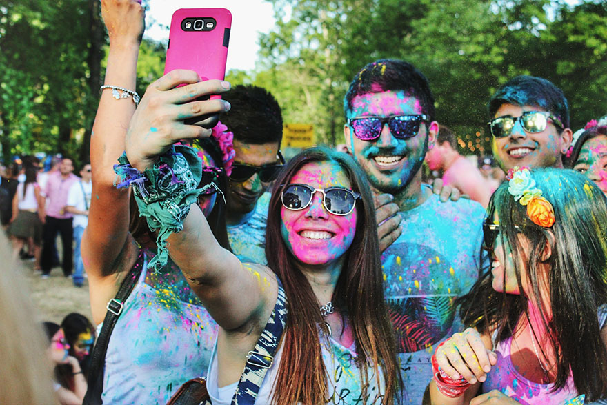 Groupd of people having a selfie